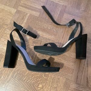 Sam Edelman black suede pumps